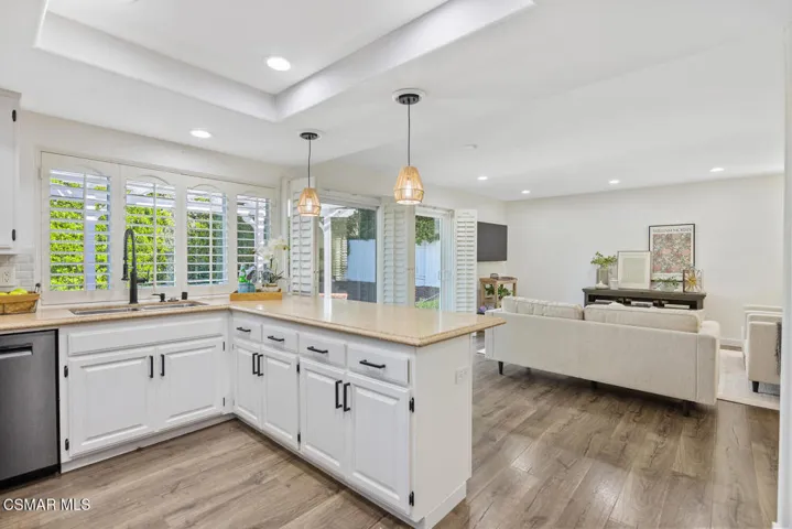1660 Wellington Pl Westlake-large-024-04