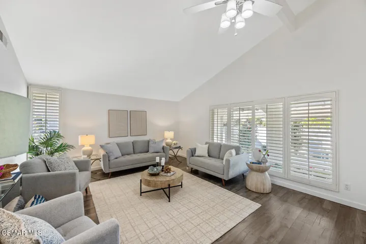 1660 Wellington Pl Westlake-large-014-01