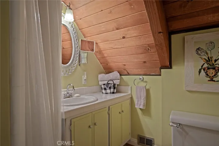 831 Nadelhorn, Lake Arrowhead, California 92352