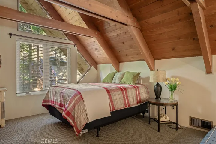 831 Nadelhorn, Lake Arrowhead, California 92352
