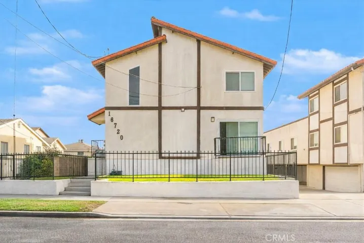 16720 S Dalton Ave, Gardena, California 90247