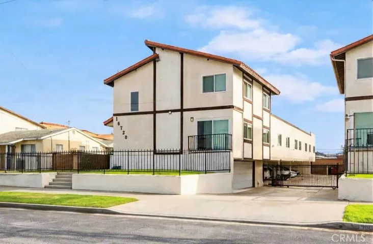 16720 S Dalton Ave, Gardena, California 90247