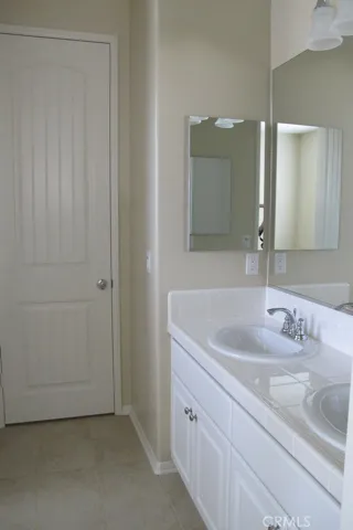 Hallway Jack & Jill bath