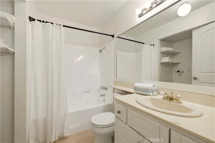 2nd bathroom