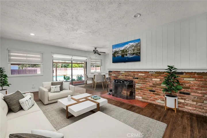 Photo has been virtually staged