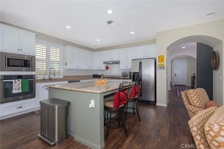 35385 Summerholly Lane, Murrieta, California 92563