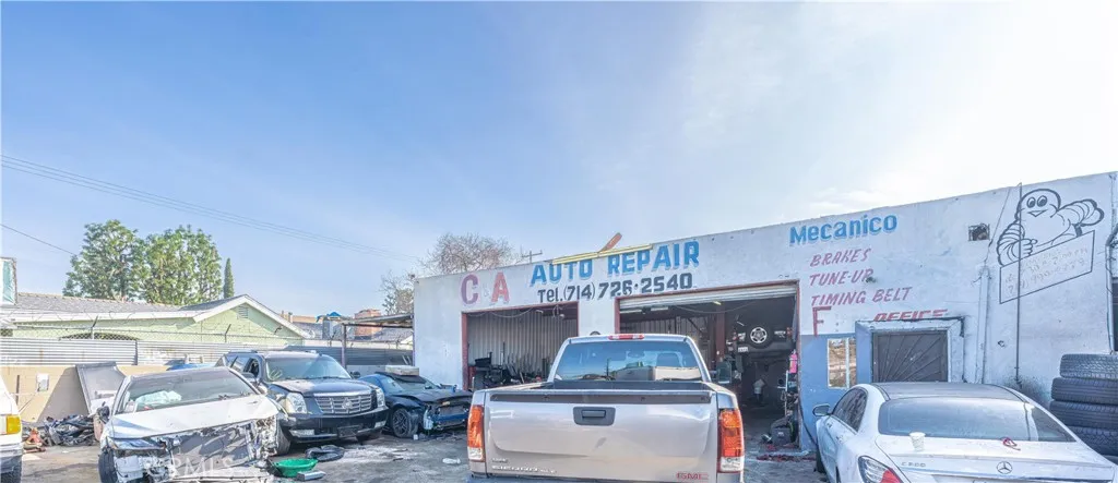 9041 Katella, Anaheim, California 92804