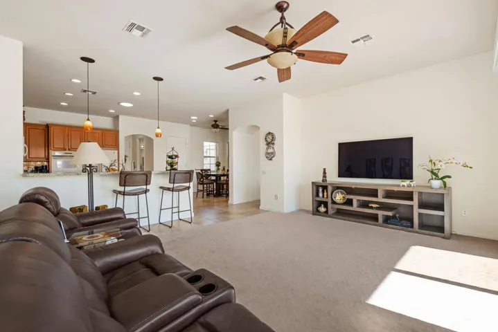 12_12027683_186898_186898-EI-112