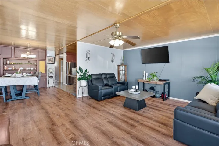 Open Floor Living room & Dining room