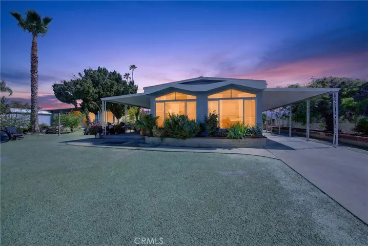 Inviting walkway to front entrance