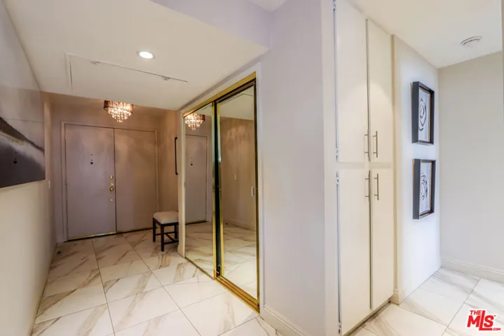 Entry hallway to bedrooms