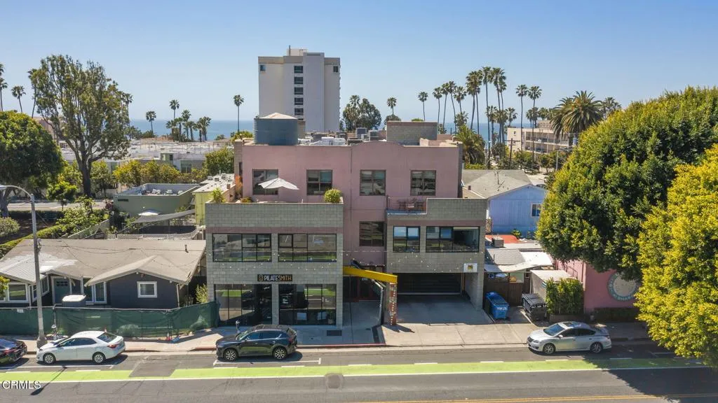 1-web-or-mls-UpmarketMedia-2110Main-aer-