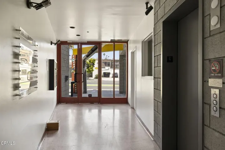 16-web-or-mls-UpmarketMedia-2110Main-210