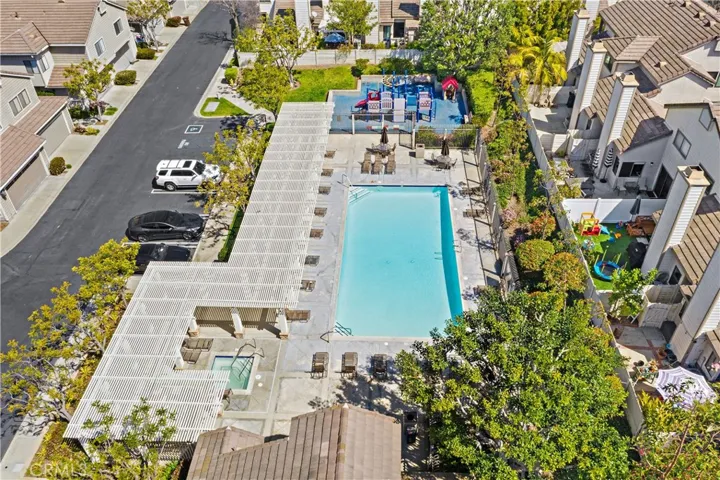Camden Court HOA amentities