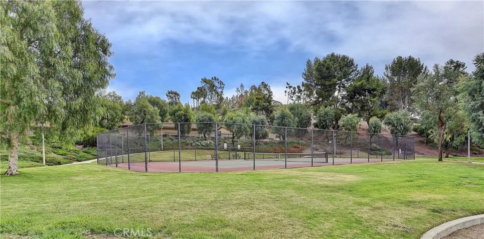 Camden Court HOA amentities
