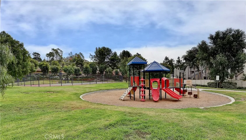 Camden Court HOA amentities