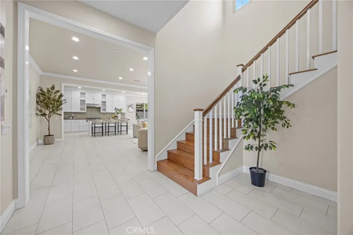 61 Bloomington, Irvine, California 92620