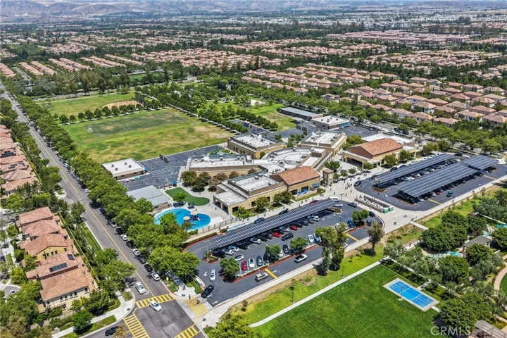 61 Bloomington, Irvine, California 92620