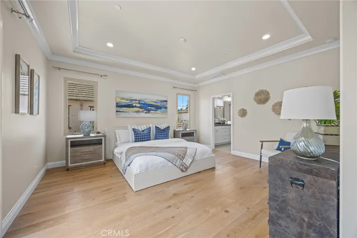 61 Bloomington, Irvine, California 92620