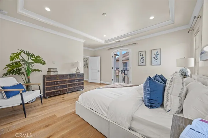 61 Bloomington, Irvine, California 92620