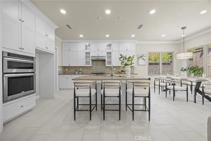 61 Bloomington, Irvine, California 92620