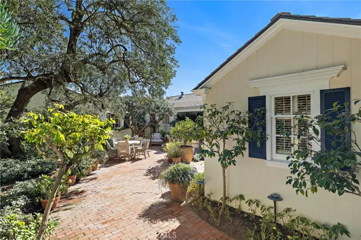 31571 Bluff Drive, Laguna Beach, California 92651