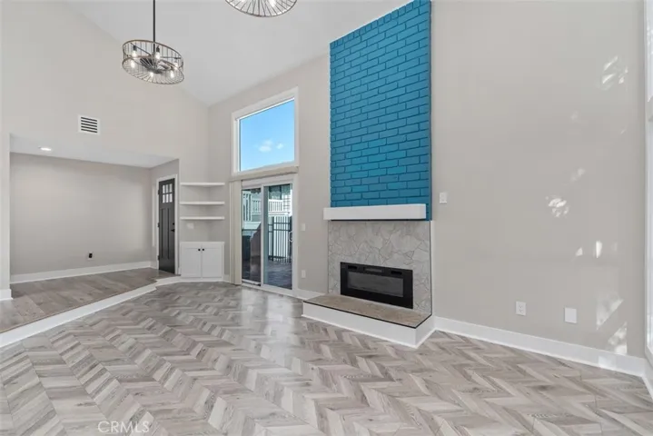 Exremely Large Open Living