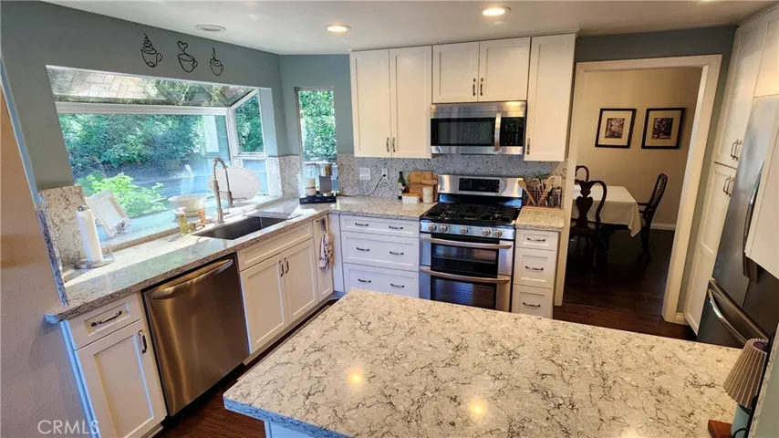 Full featured kitchen with quartz countertops