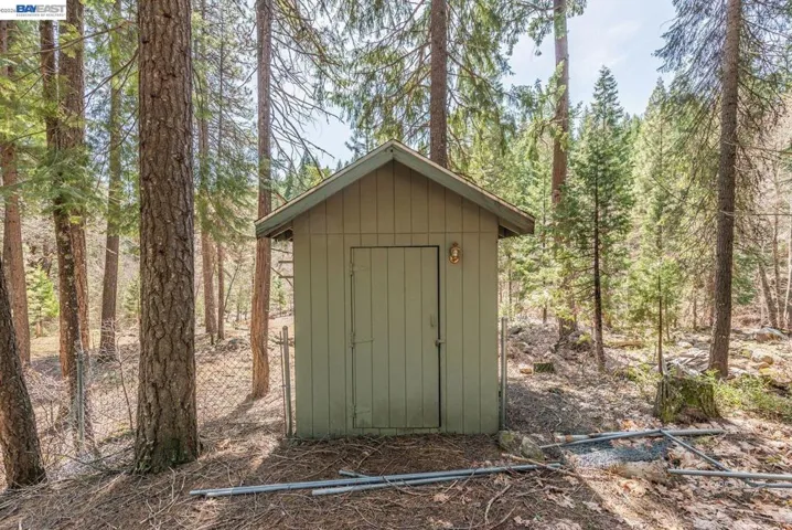 121 Mountain Aire Ln, Trinity Center, California 96091