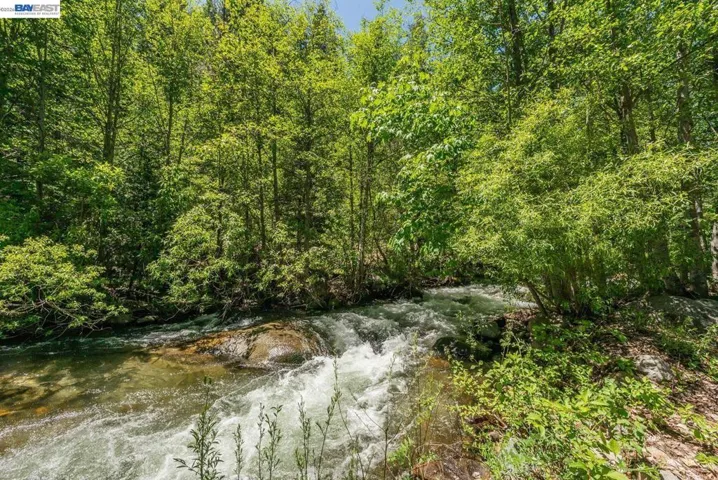 121 Mountain Aire Ln, Trinity Center, California 96091