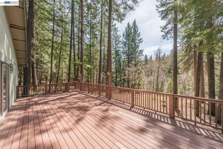121 Mountain Aire Ln, Trinity Center, California 96091