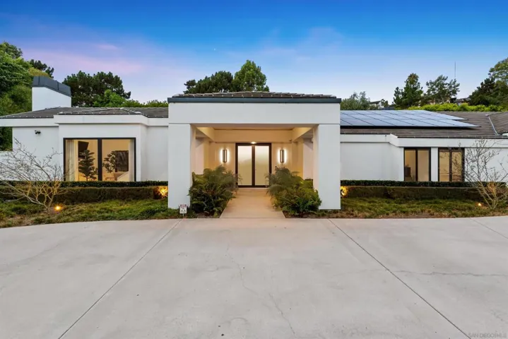 6887 Avenida Andorra, La Jolla, California 92037