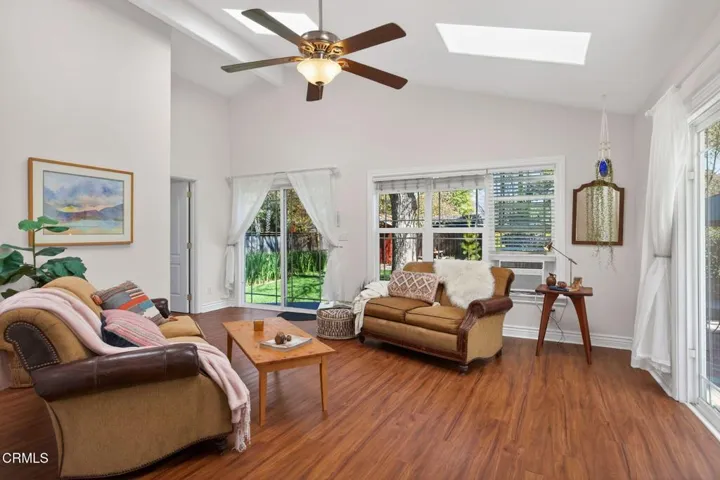 9-web-or-mls-Upmarketmedia_216Ful-025