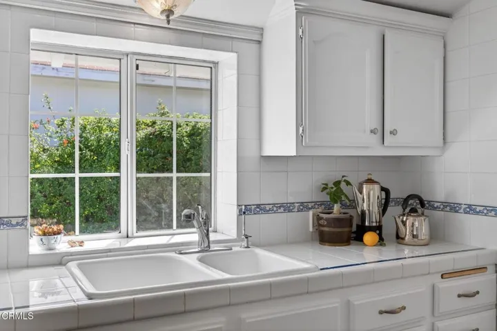 16-web-or-mls-Upmarketmedia_216Ful-055