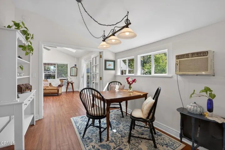 21-web-or-mls-Upmarketmedia_216Ful-040