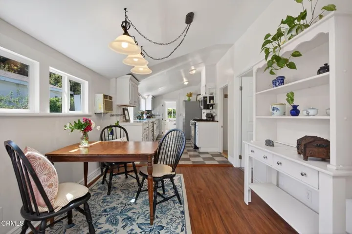 20-web-or-mls-Upmarketmedia_216Ful-039