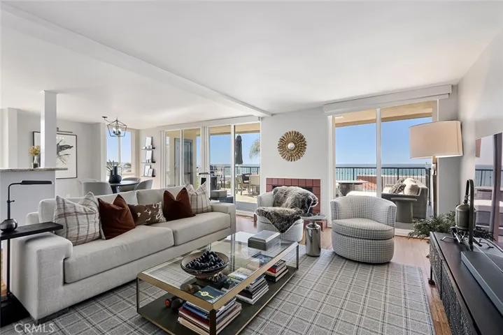 800 Manhattan, Manhattan Beach, California 90266