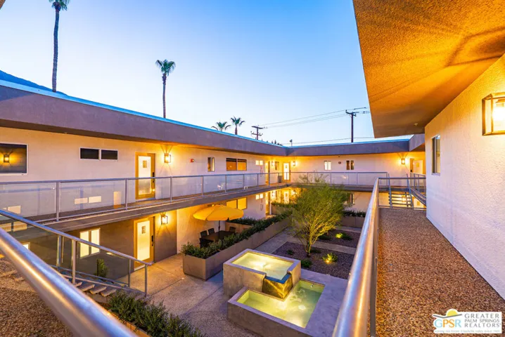 Courtyard - Querencia Palms