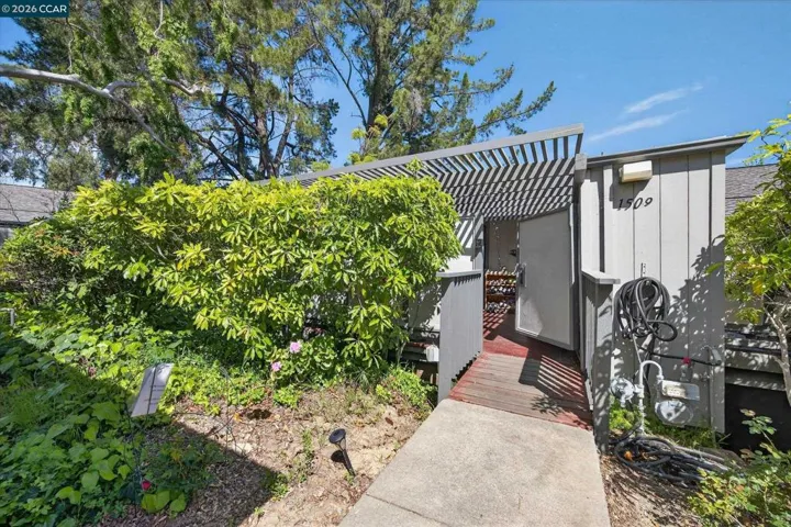 1509 Ashwood Dr, Martinez, California 94553