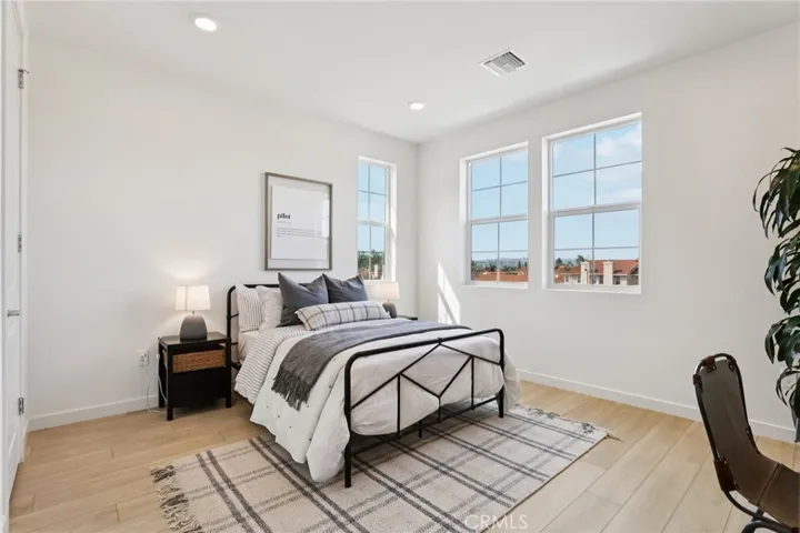 Secondary Bedroom w/Walk-In Closet