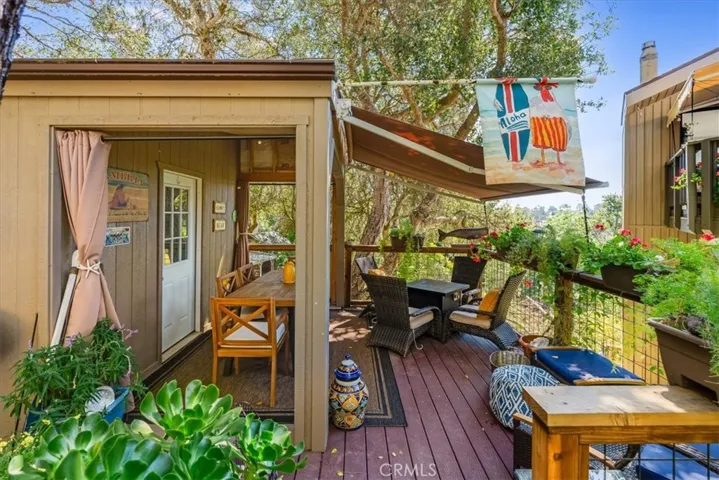 CLoer view of shed.