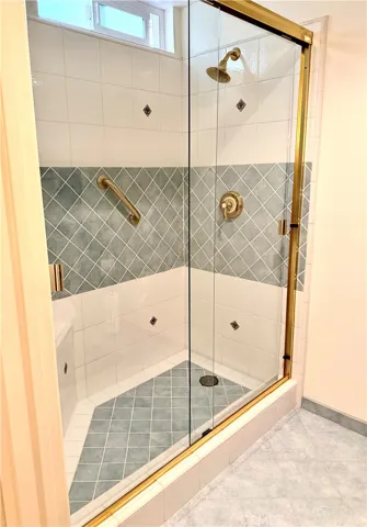 Low Threshold Shower