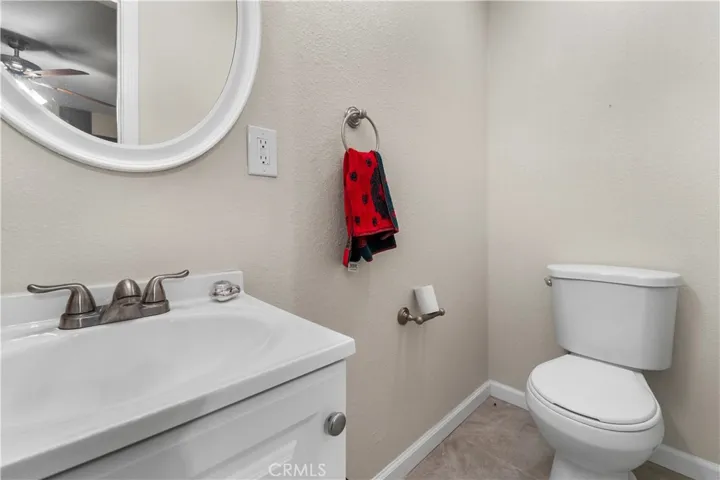 1/2 bathroom