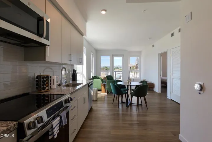 52-18900 Parthenia St-52