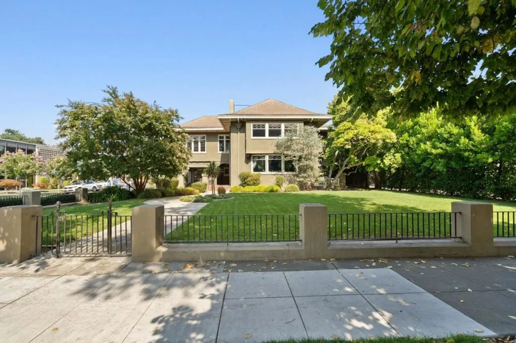 1650 The Alameda