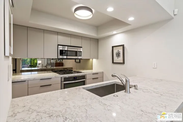 200 E Racquet Club Road 8, Palm Springs, California 92262