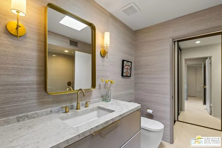 200 E Racquet Club Road 8, Palm Springs, California 92262