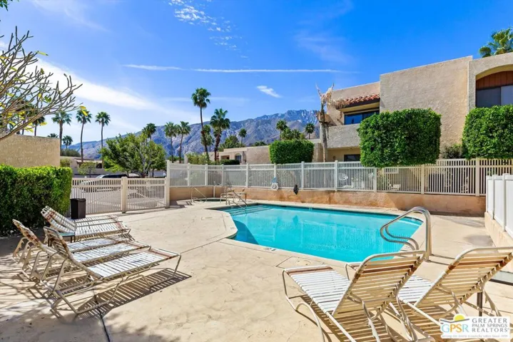 200 E Racquet Club Road 8, Palm Springs, California 92262