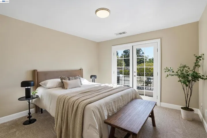 Upstairs Bedroom (5)