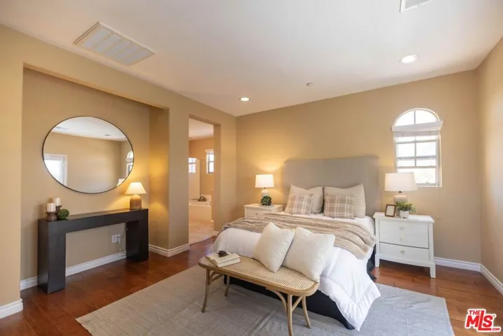 107 Chantilly, Irvine, California 92620